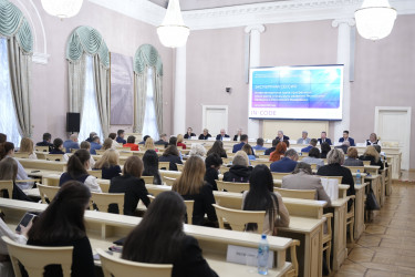 Научный суверенитет, инновации в профобразовании и новые смыслы в обучении для креативной экономики обсудили в Таврическом дворце