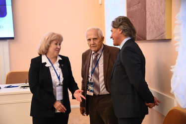 Научный суверенитет, инновации в профобразовании и новые смыслы в обучении для креативной экономики обсудили в Таврическом дворце