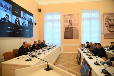 Научный суверенитет, инновации в профобразовании и новые смыслы в обучении для креативной экономики обсудили в Таврическом дворце