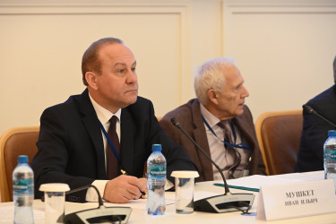 Научный суверенитет, инновации в профобразовании и новые смыслы в обучении для креативной экономики обсудили в Таврическом дворце