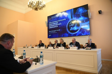 Научный суверенитет, инновации в профобразовании и новые смыслы в обучении для креативной экономики обсудили в Таврическом дворце