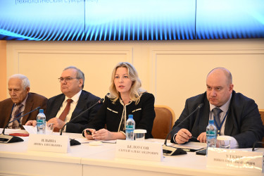 Научный суверенитет, инновации в профобразовании и новые смыслы в обучении для креативной экономики обсудили в Таврическом дворце