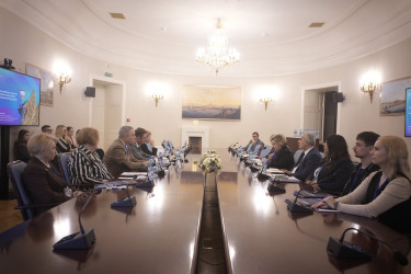 Научный суверенитет, инновации в профобразовании и новые смыслы в обучении для креативной экономики обсудили в Таврическом дворце