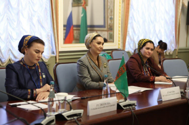 Туркменская делегация провела ряд двусторонних встреч на площадке Межпарламентской Ассамблеи СНГ