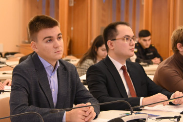 Приоритет прав и свобод человека: в Таврическом дворце рассказали об обновленной Конституции Узбекистана 