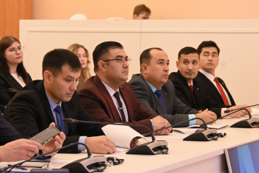 Приоритет прав и свобод человека: в Таврическом дворце рассказали об обновленной Конституции Узбекистана 