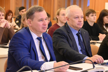 Приоритет прав и свобод человека: в Таврическом дворце рассказали об обновленной Конституции Узбекистана 