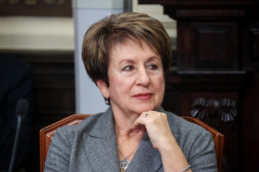 Заседание круглого стола, посвященного роли Конституции в истории государств и народов