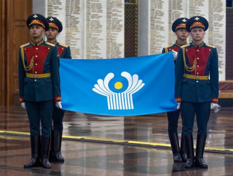 30 лет назад были утверждены эмблема и флаг СНГ