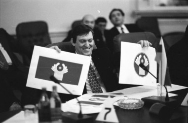 30 лет назад были утверждены эмблема и флаг СНГ