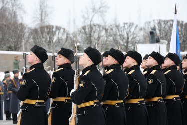 На Пискаревском мемориале состоялась траурная церемония в честь 82-летия освобождения Ленинграда от блокады