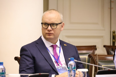 Поиску оптимальной модели наблюдения посвятили круглый стол в Таврическом дворце