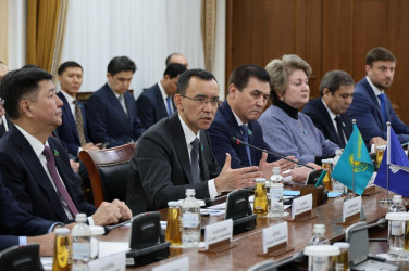 13 марта_Встреча международных наблюдателей от МПА СНГ с Председателем Сената Республики Казахстан Мауленом Ашимбаевым.