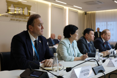 В Астане наблюдатели от МПА СНГ провели встречу в  Верховном суде 