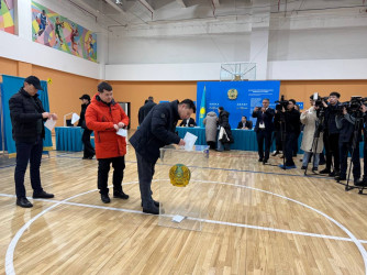 Открытие участков на референдуме в Республике Казахстан