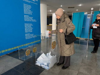 Открытие участков на референдуме в Республике Казахстан