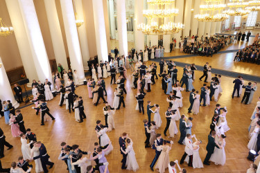 В Таврическом дворце состоялся Кадетский бал