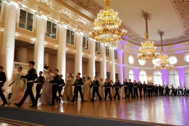 В Таврическом дворце состоялся Кадетский бал