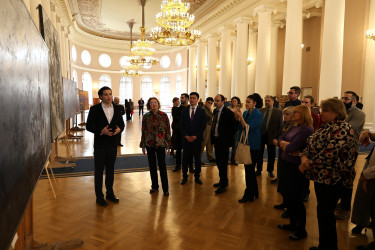 В Таврическом дворце открылась выставка Талгата Досманова