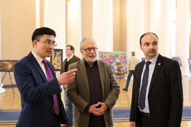 В Таврическом дворце открылась выставка Талгата Досманова