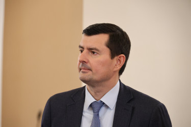 В Таврическом дворце открылась выставка Талгата Досманова