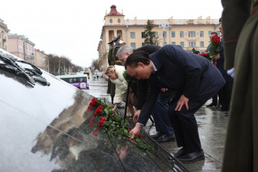 Возложение цветов к Монументу Победы в Минске. 7 апреля 2026