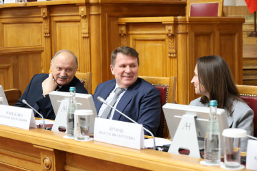 В Таврическом дворце открылась конференция, посвященная перспективам общего миграционного пространства СНГ