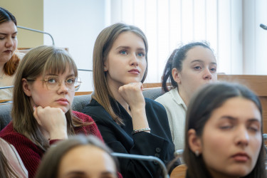 заседание международного молодёжного дискуссионного клуба «Таврический» на тему «Историческая память и правовое просвещение в формировании электоральной культуры молодежи»