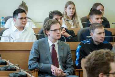 заседание международного молодёжного дискуссионного клуба «Таврический» на тему «Историческая память и правовое просвещение в формировании электоральной культуры молодежи»