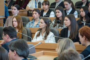 заседание международного молодёжного дискуссионного клуба «Таврический» на тему «Историческая память и правовое просвещение в формировании электоральной культуры молодежи»