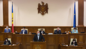 Парламент Молдовы принял закон о некоммерческих организациях