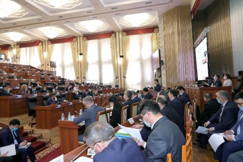 Жогорку Кенеш одобрил изменения в избирательном законодательстве Кыргызстана