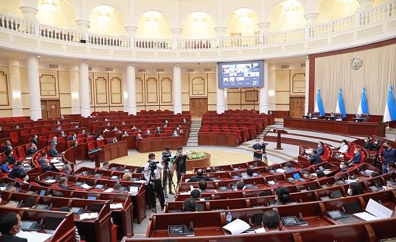 Депутаты Республики Узбекистан рассмотрели законопроект, нацеленный на сокращение бюрократических барьеров