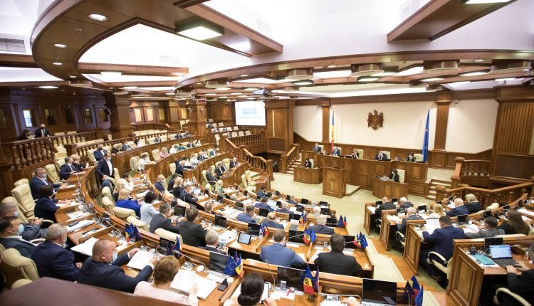 Moldovan MPs Held First Plenary Meeting of Autumn-Winter Session 