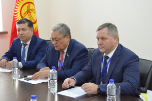 Наблюдатели от МПА СНГ встретились накануне выборов в Кыргызстане с представителями политических партий