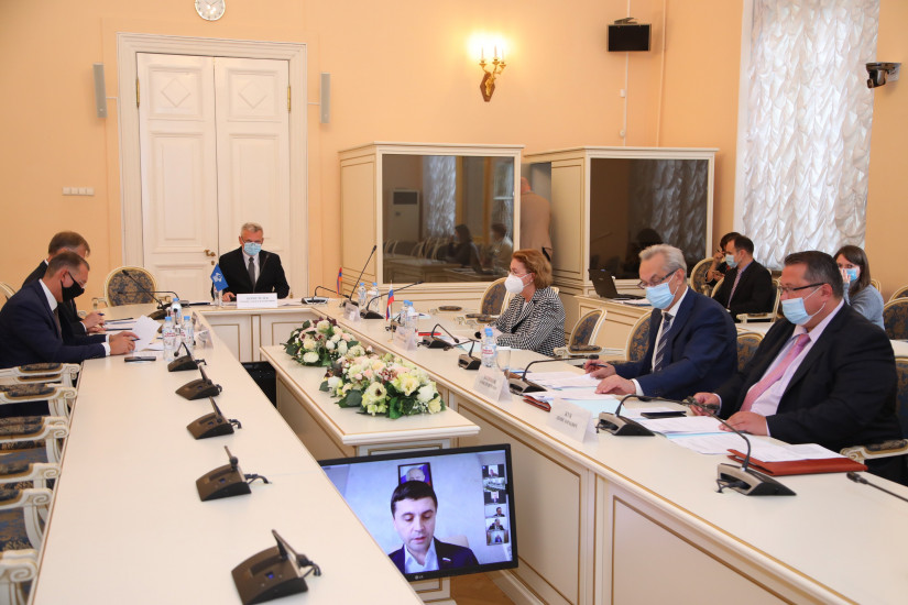 В Таврическом дворце обсудили вопросы гармонизации законодательства в сфере безопасности и противодействия новым вызовам и угрозам