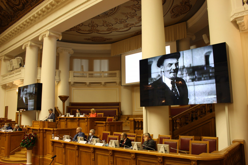 В Таврическом дворце проходит научно-практическая конференция в честь 150-летия со дня рождения В.И. Ленина