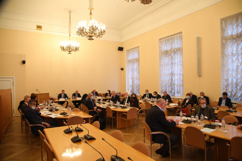 В Таврическом дворце обсудили вопросы обеспечения биобезопасности стран СНГ в условиях пандемии COVID-19 и гриппа
