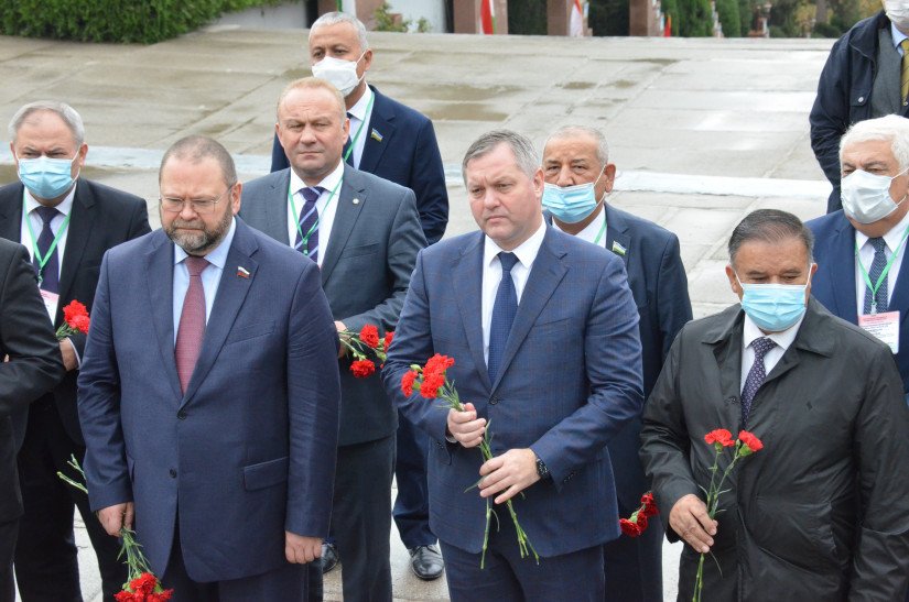 IPA CIS International Observer Laid Flowers to Victory Monument in Dushanbe