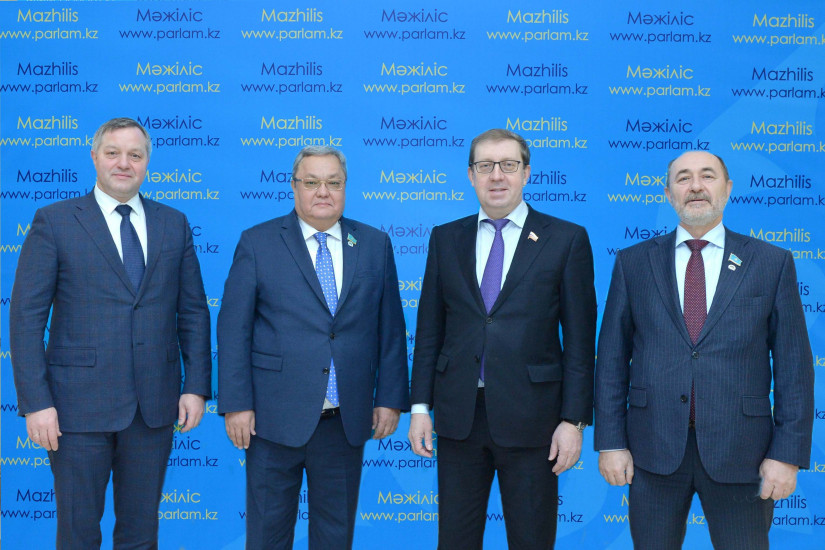 В Мажилисе Парламента Республики Казахстан прошла встреча с наблюдателями от МПА СНГ 