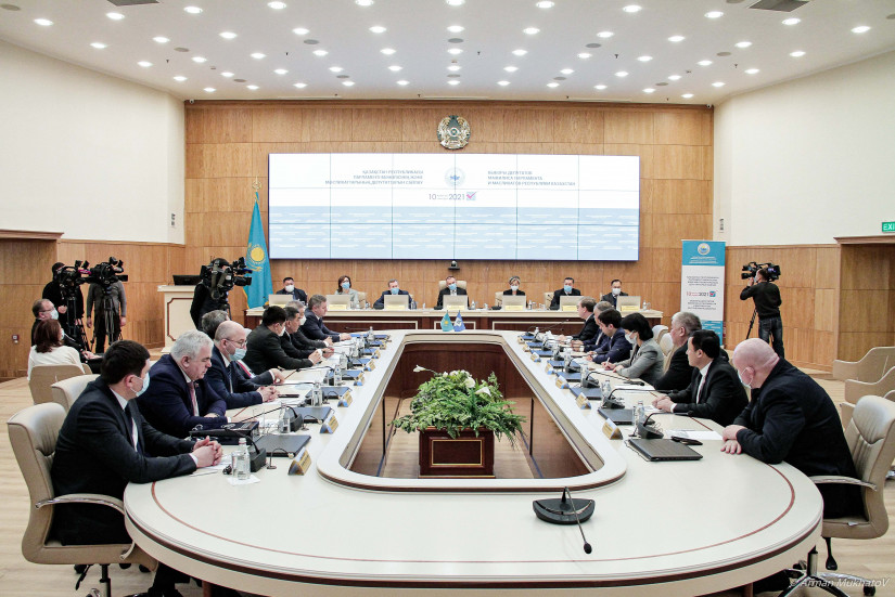 Наблюдатели от МПА СНГ встретились с руководством ЦИК Казахстана