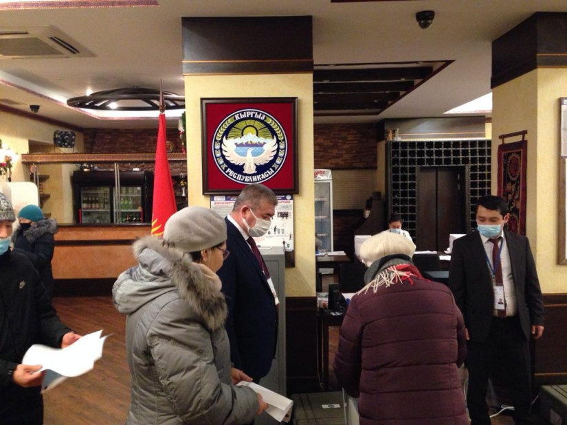 Президентские выборы в Кыргызстане: на зарубежных участках работают наблюдатели от МПА СНГ