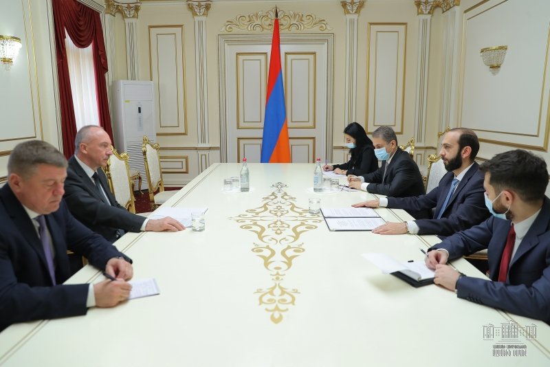 Ararat Mirzoyan and Belarusian Ambassador to Armenia Alexander Konyuk Discussed Cooperation Issues
