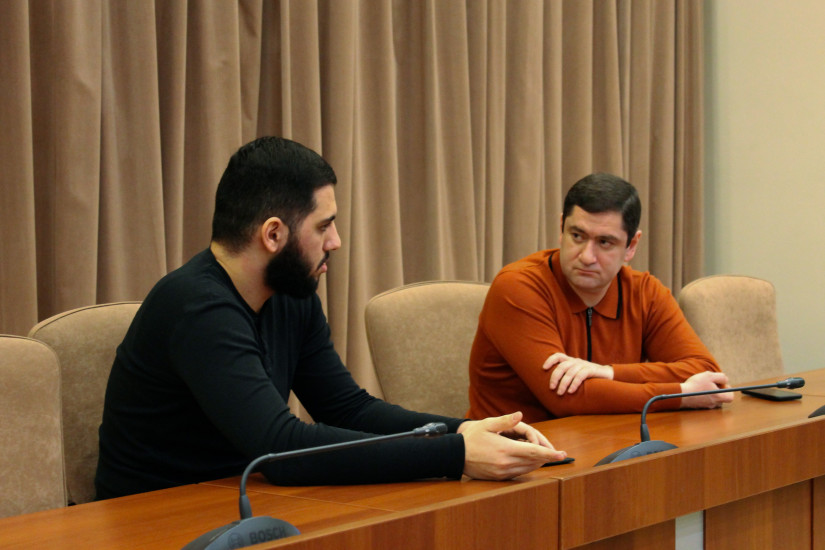Айк Чилингарян провел встречу с активистами Армянской региональной молодежной ассоциации Санкт-Петербурга