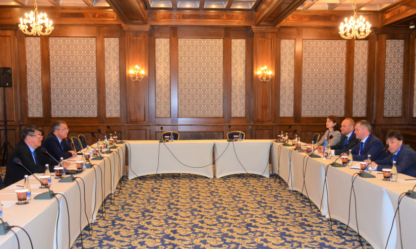 Наблюдатели от МПА СНГ провели в Бишкеке встречу с руководством ЦИК Республики Узбекистан