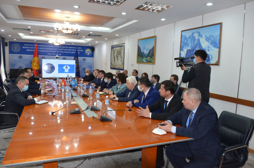 Глава МИД Кыргызстана рассказал об организации международного наблюдения на референдуме