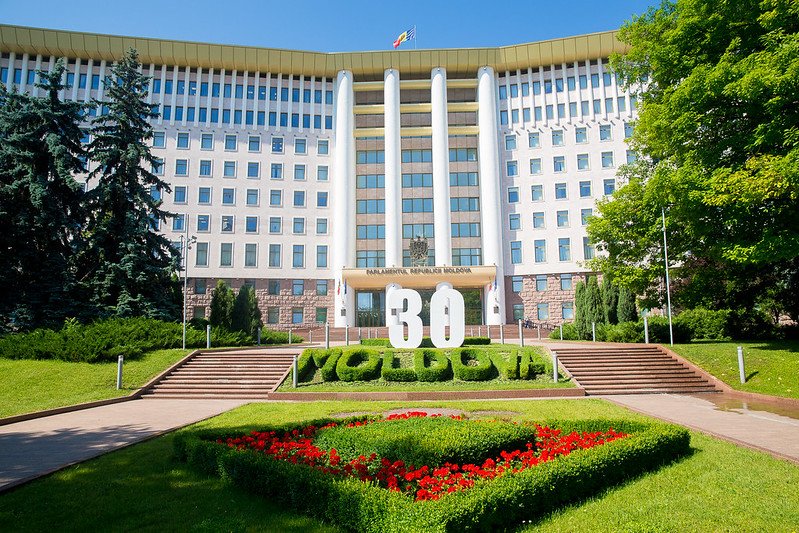 Парламент Молдовы соберется на учредительное заседание в течение 30 дней после выборов