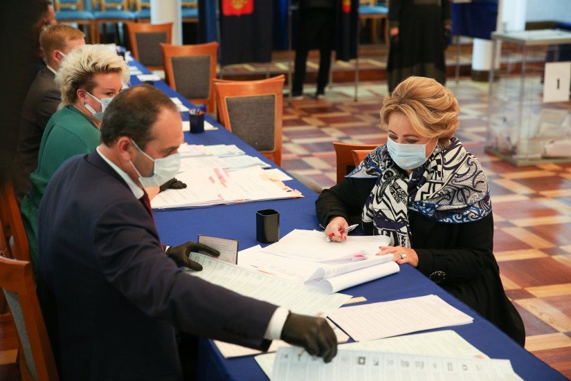 Valentina Matvienko Voted at Elections to State Duma 