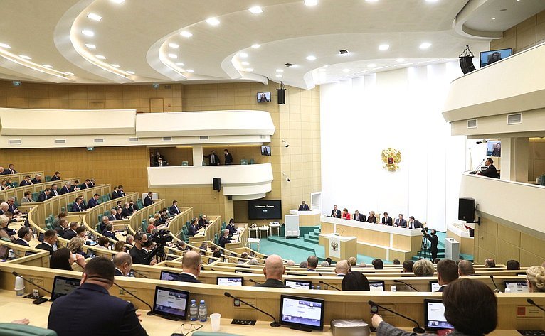 Российские сенаторы одобрили поправки в ряд действующих законодательных актов