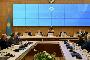 Наблюдатели от МПА СНГ на референдуме посетили Центральную комиссию по референдумам (ЦКР) Республики Казахстан 